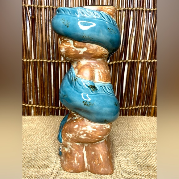 Trader Vic's 2023 Kiai Tiki Mug Shima Ceramics Hawaiian Blue Moray Eel - Picture 8 of 14